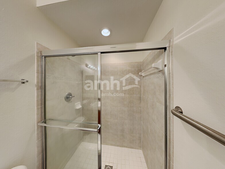 Building Photo - 10707 Carloway Hills Dr