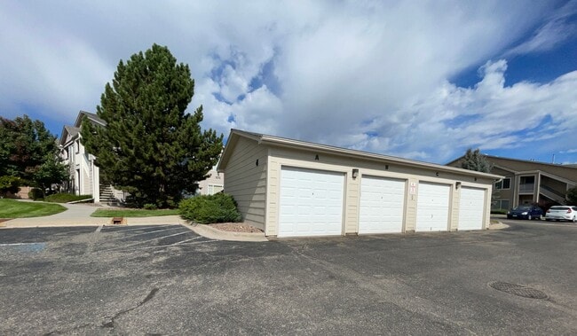 Building Photo - 3 bedroom condo in Broomfield! Master bedr...