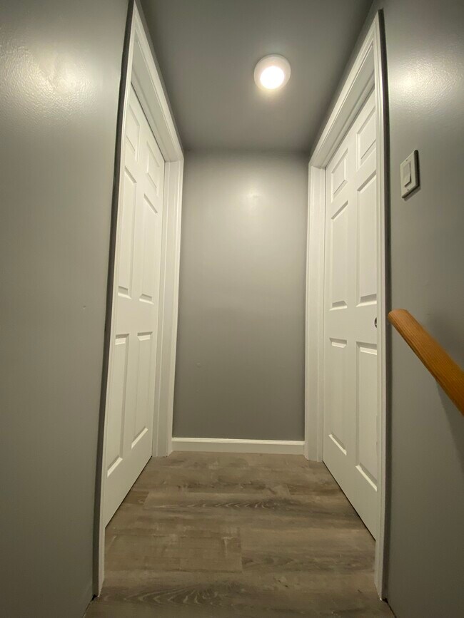 Building Photo - 2146 S West View St