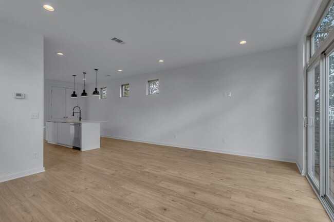 Building Photo - 2 Bed 2 Bath Brand New Construction in Eas...