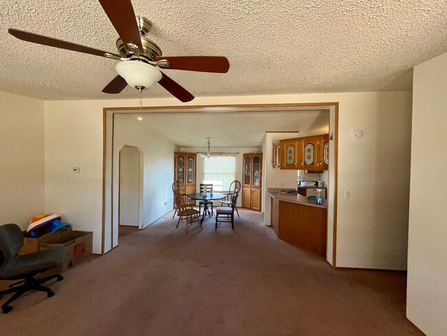 Building Photo - 3 bedroom/2 bathroom home in Mancos