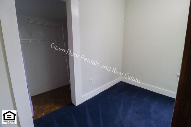 Building Photo - $300.00 off first months rent!! Now availa...