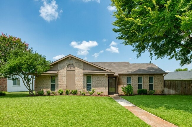 Building Photo - Nice 3 Bedroom Home Located in Plano, Texas!