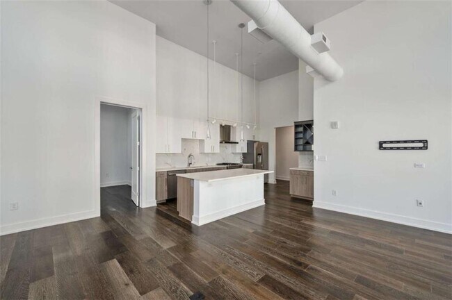 Building Photo - 775 Juniper St NE