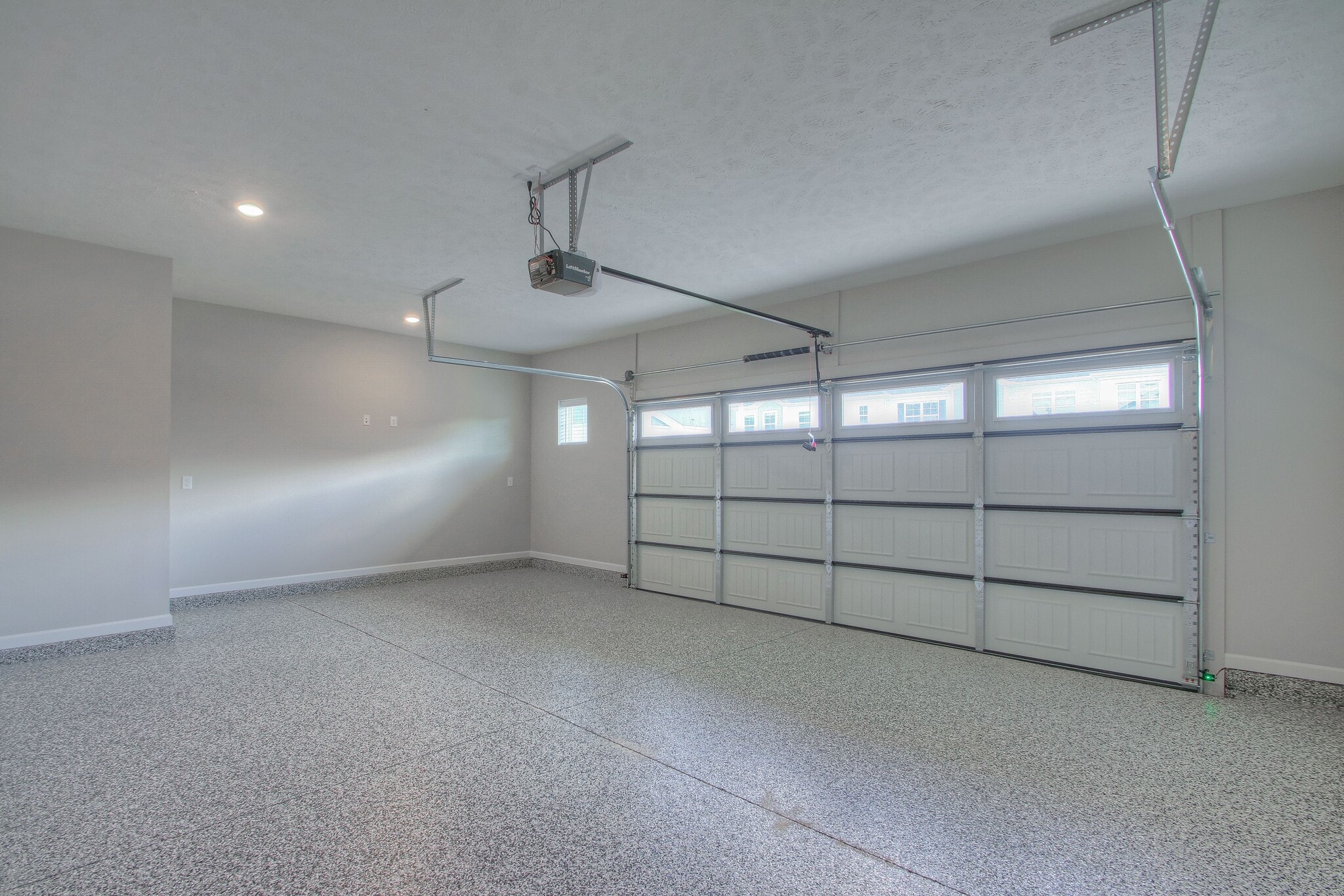 Building Photo - 4340 Doral Dr