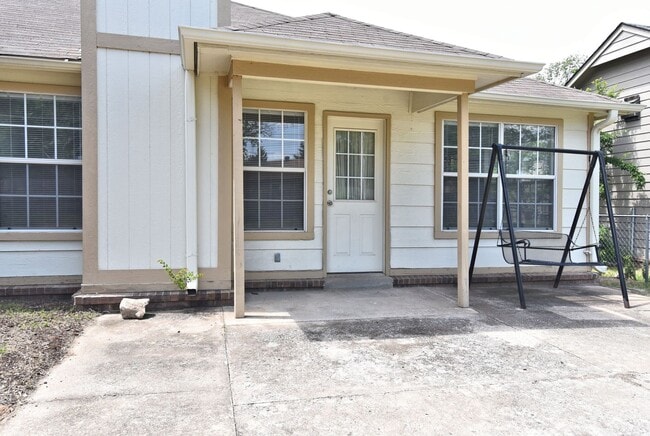 Building Photo - Welcome to your new home in Jenks!