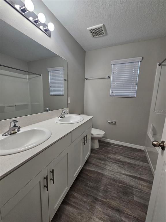 Building Photo - 12737 Tannencrest Dr