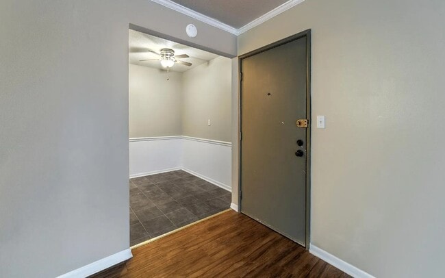 Building Photo - Modern 2BR Condo at Pembroke Gardens – Balcony, Pool Access & Utilities