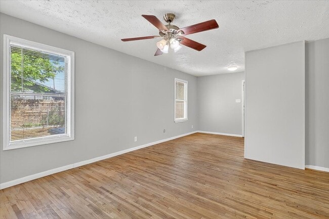 Building Photo - 11230 Blades- 3bed/1bath $1,195/month
