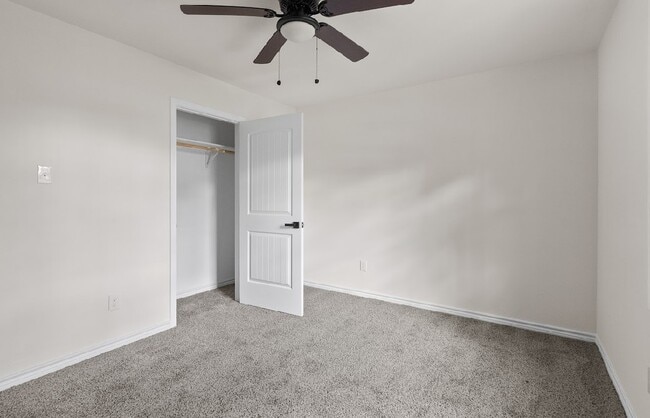Building Photo - 5031 Mallow St