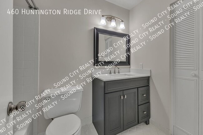 Building Photo - 460 Huntington Ridge Dr