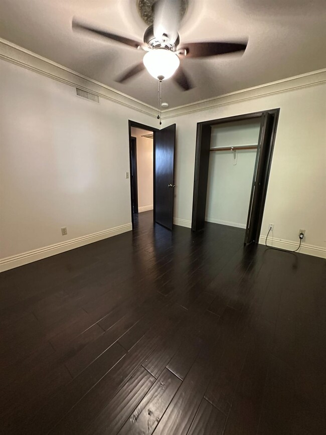 Building Photo - 3644 W Beechwood Ave