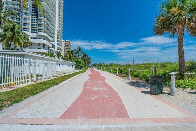 Building Photo - 6365 Collins Ave