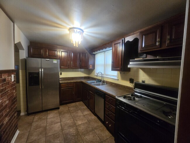 Building Photo - 4424 E 63rd St