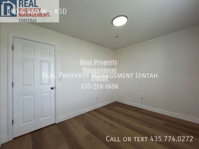 Building Photo - 390 980