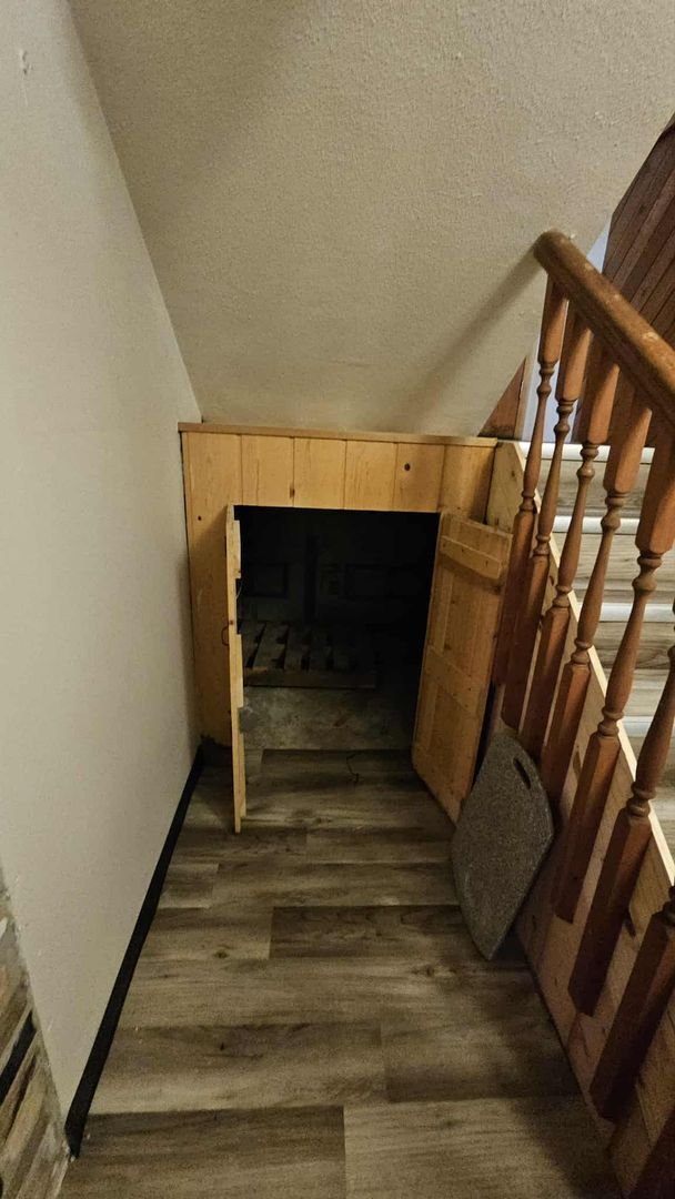 Building Photo - Beautiful House with 2 Wood Stoves across from park in Kalispell