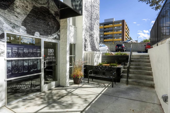 Building Photo - 848 S Dexter St