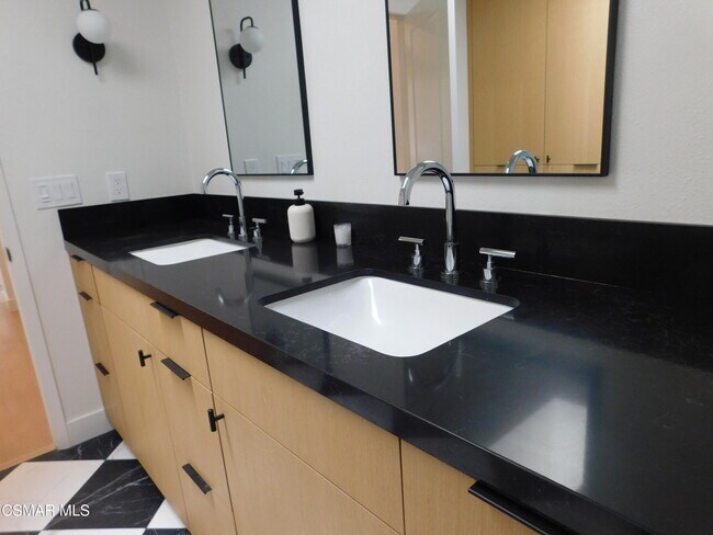 Building Photo - 30024 Quail Run Dr