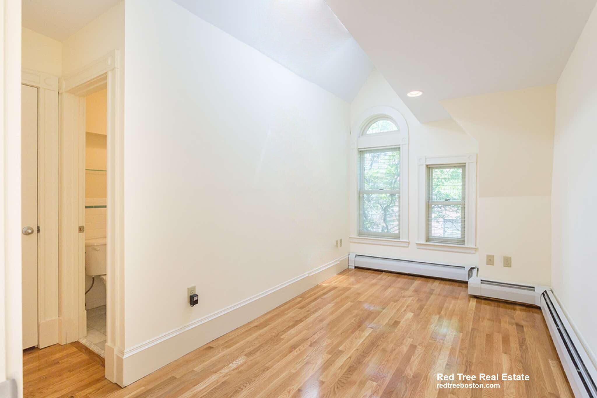 Unit 1 - 197 Commonwealth Ave