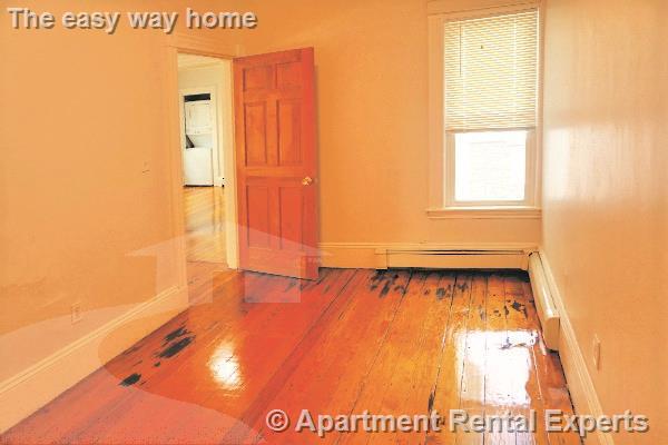 Building Photo - 339 Beacon St