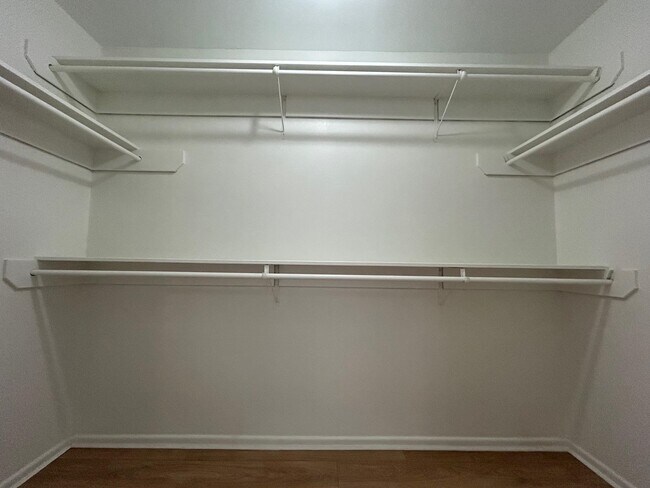 Building Photo - 126 Knoll Ave