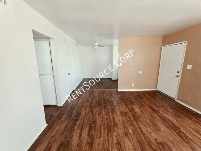 Building Photo - 38616 Larkin Ave