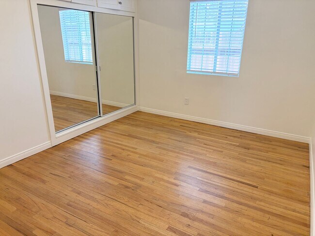 Building Photo - 5002 N Aspan Ave