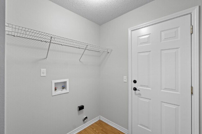 Building Photo - 312 Peggy Dr