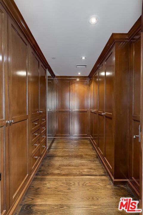 Building Photo - 2134 La Mesa Dr
