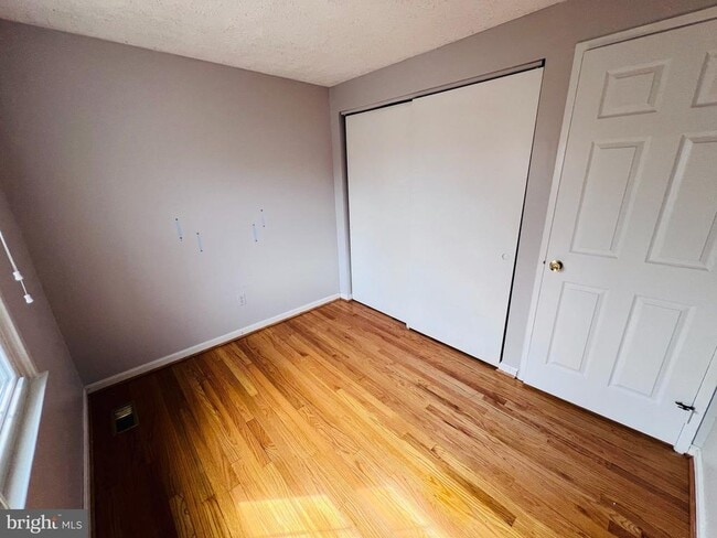 Building Photo - 305 Gundry Dr