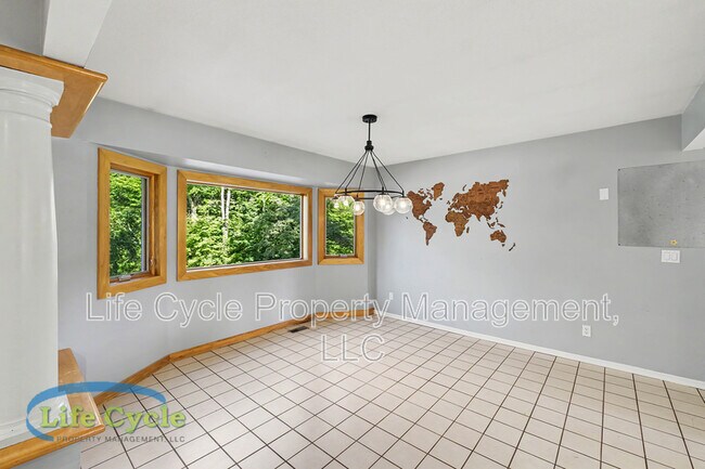 Building Photo - 4395 Shady Oak Ct