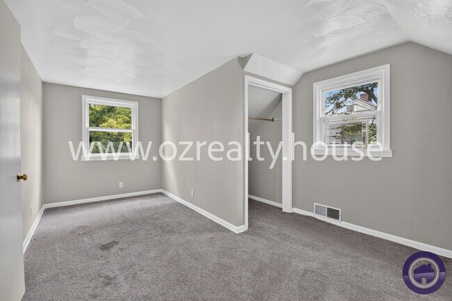 Building Photo - 1703 Heatherdowns Blvd