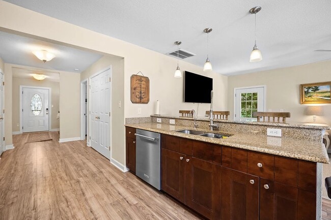 Building Photo - 2317 Burton Dr