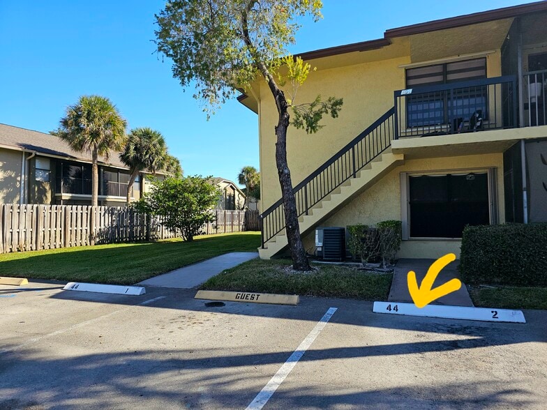 Building Photo - 10031 Winding Lake Rd