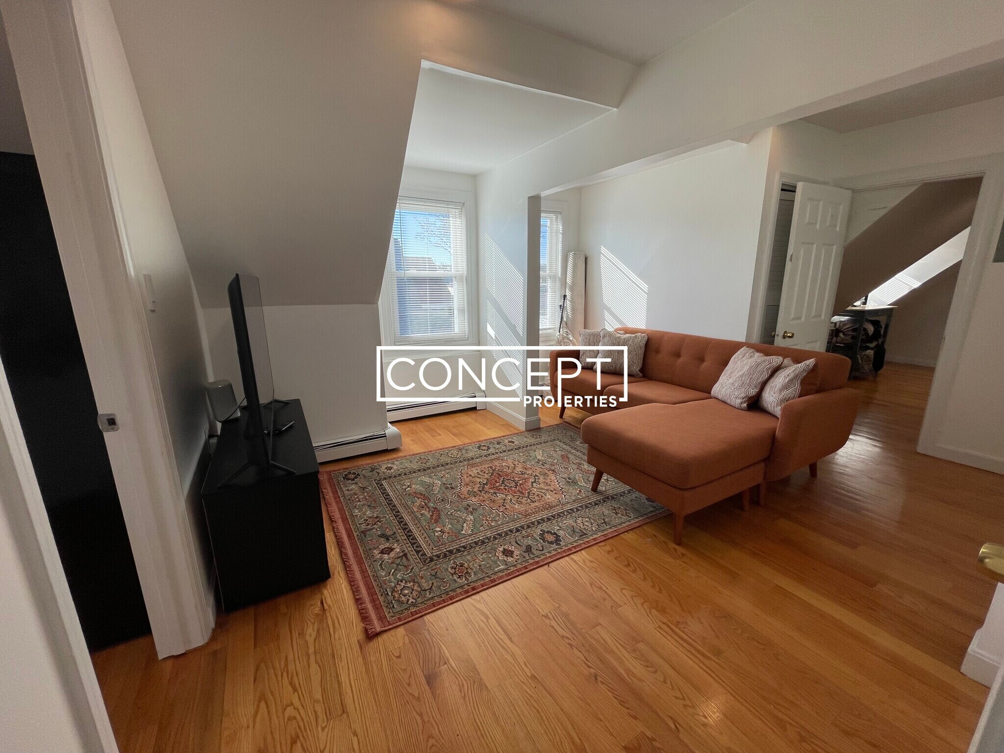 Building Photo - 648 Columbia Rd