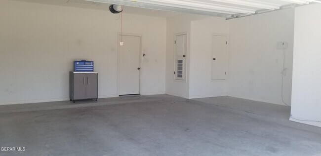 Building Photo - 14345 Apache Point Dr