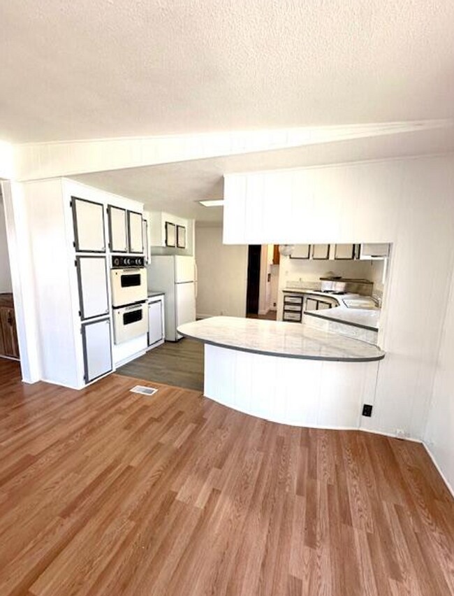 Building Photo - 62 Erickson Ave