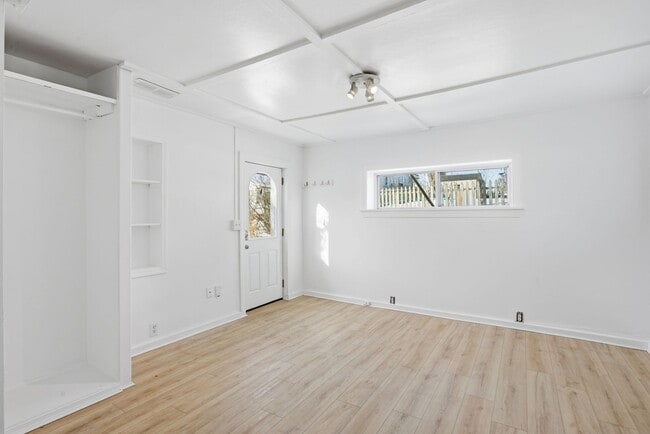 Building Photo - Charming 1-Bed, 1-Bath ADU in Lake Orion!