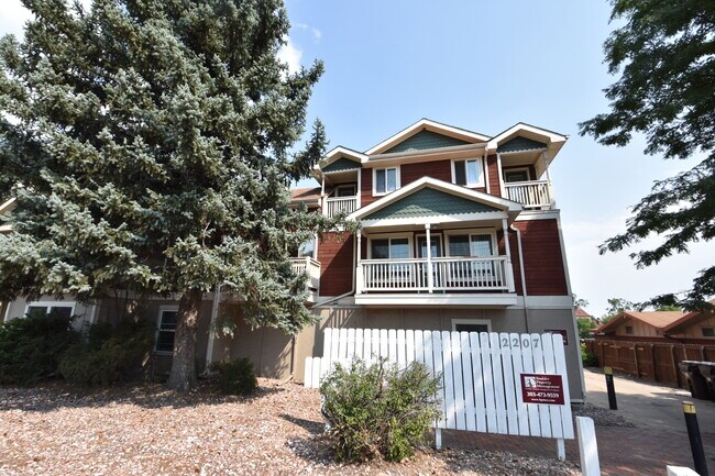 Primary Photo - 2207 Baseline Rd