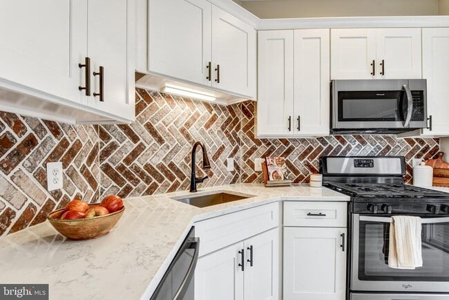 Building Photo - 12527 Heykens Ln