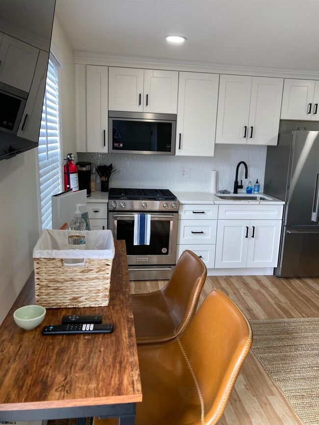 Building Photo - 271 38th St S