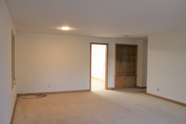 Building Photo - 318 McKinley Ave