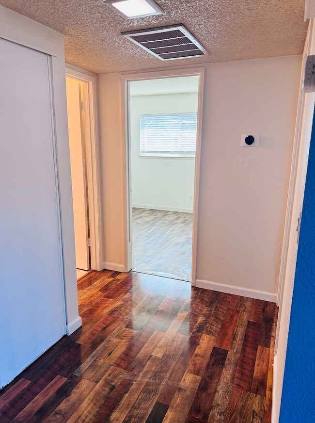 Building Photo - 5169