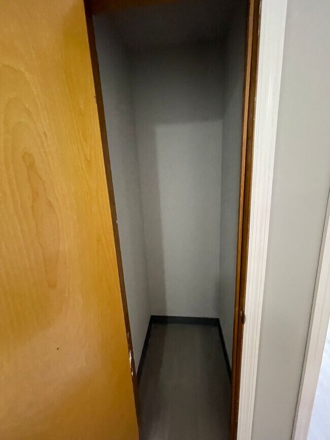 Building Photo - (22) 98-100 Woodruff Avenue