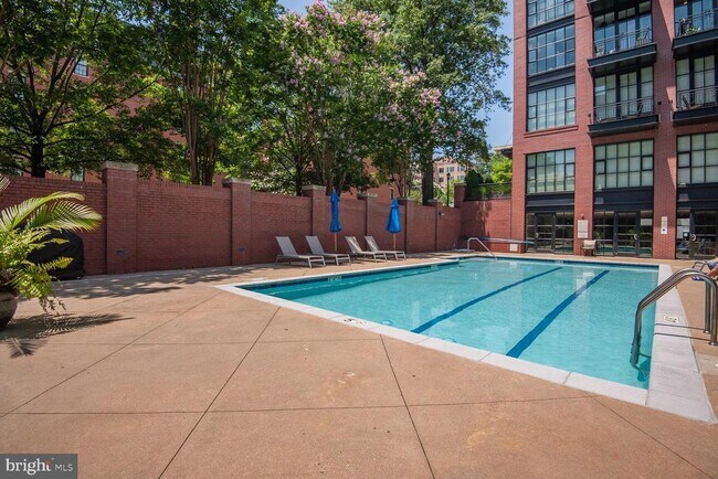 Building Photo - 1600 Clarendon Blvd