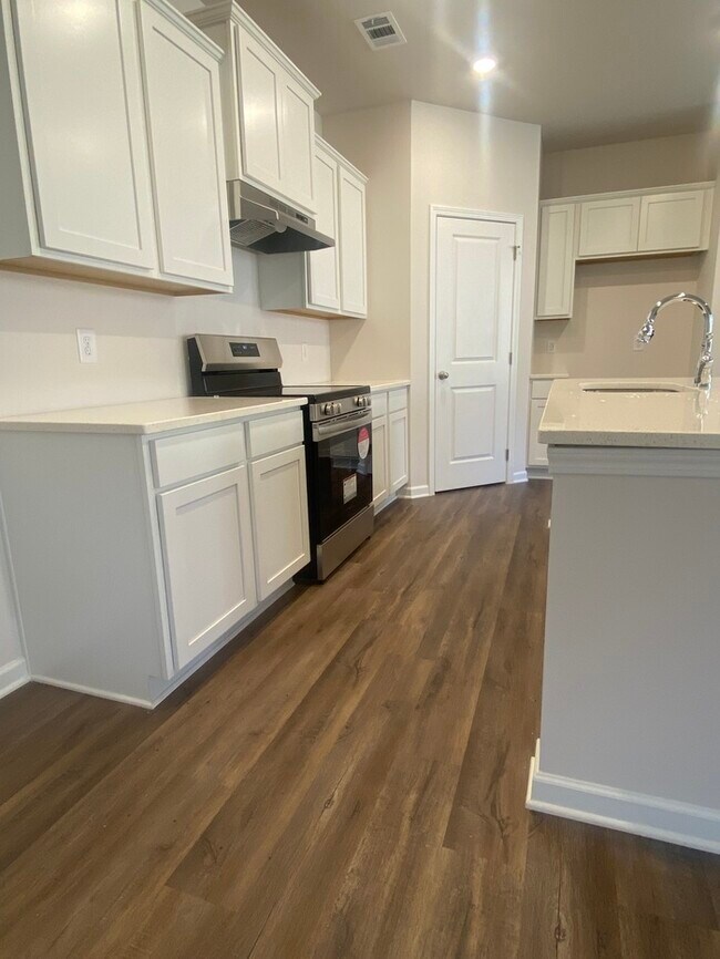 Building Photo - 28 Russet Wy