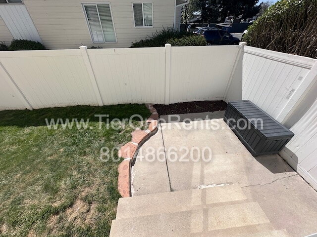 Building Photo - NO DEPOSIT option available for qualified ...