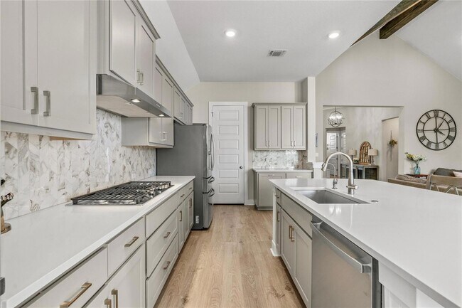 Building Photo - 533 Mallow Rd