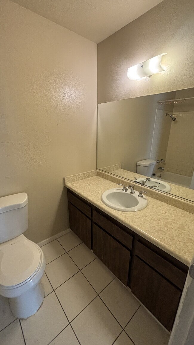 Building Photo - First Floor 2-bed, 2-bath, no carpet here!