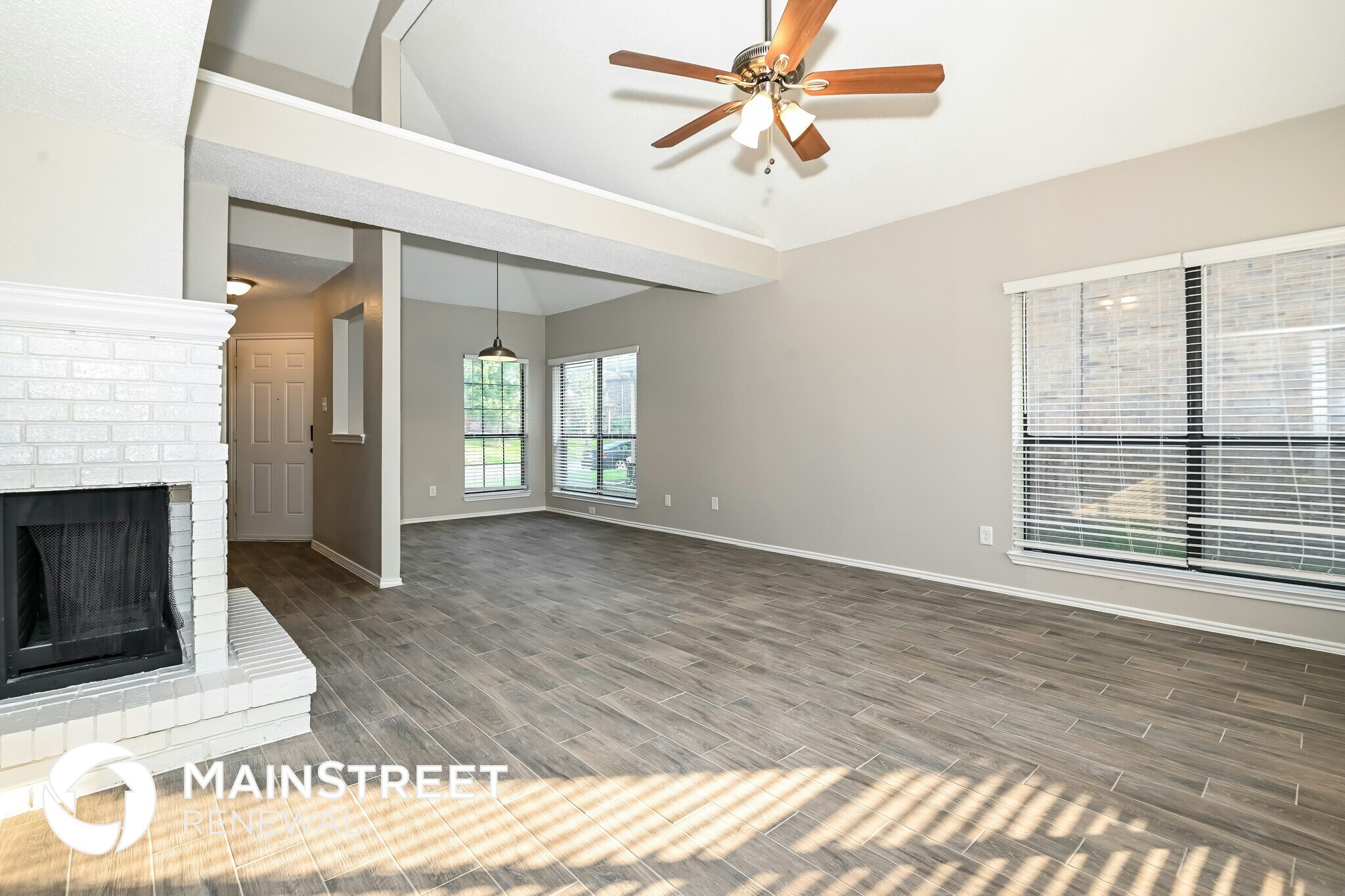 Building Photo - 1820 Alameda Dr